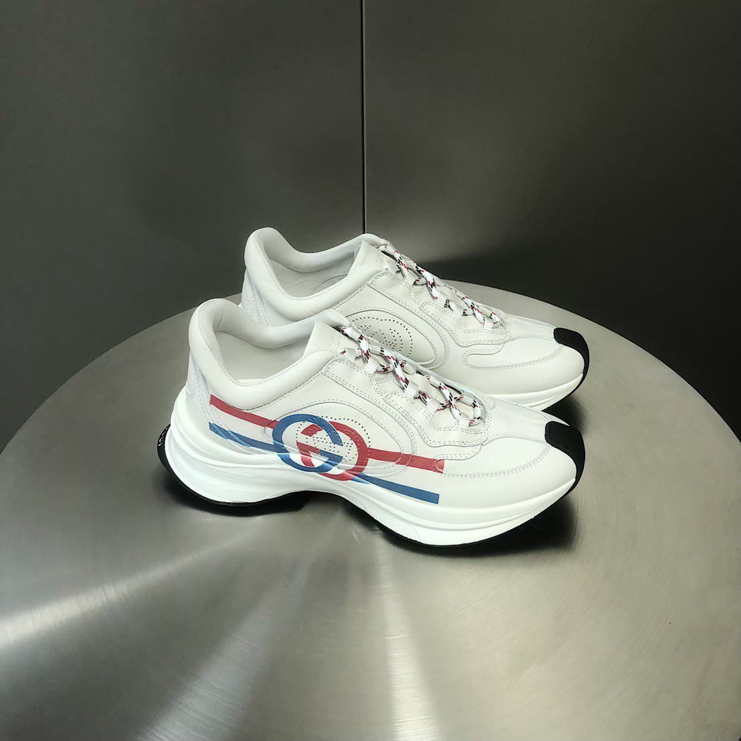 各品牌款式男女鞋