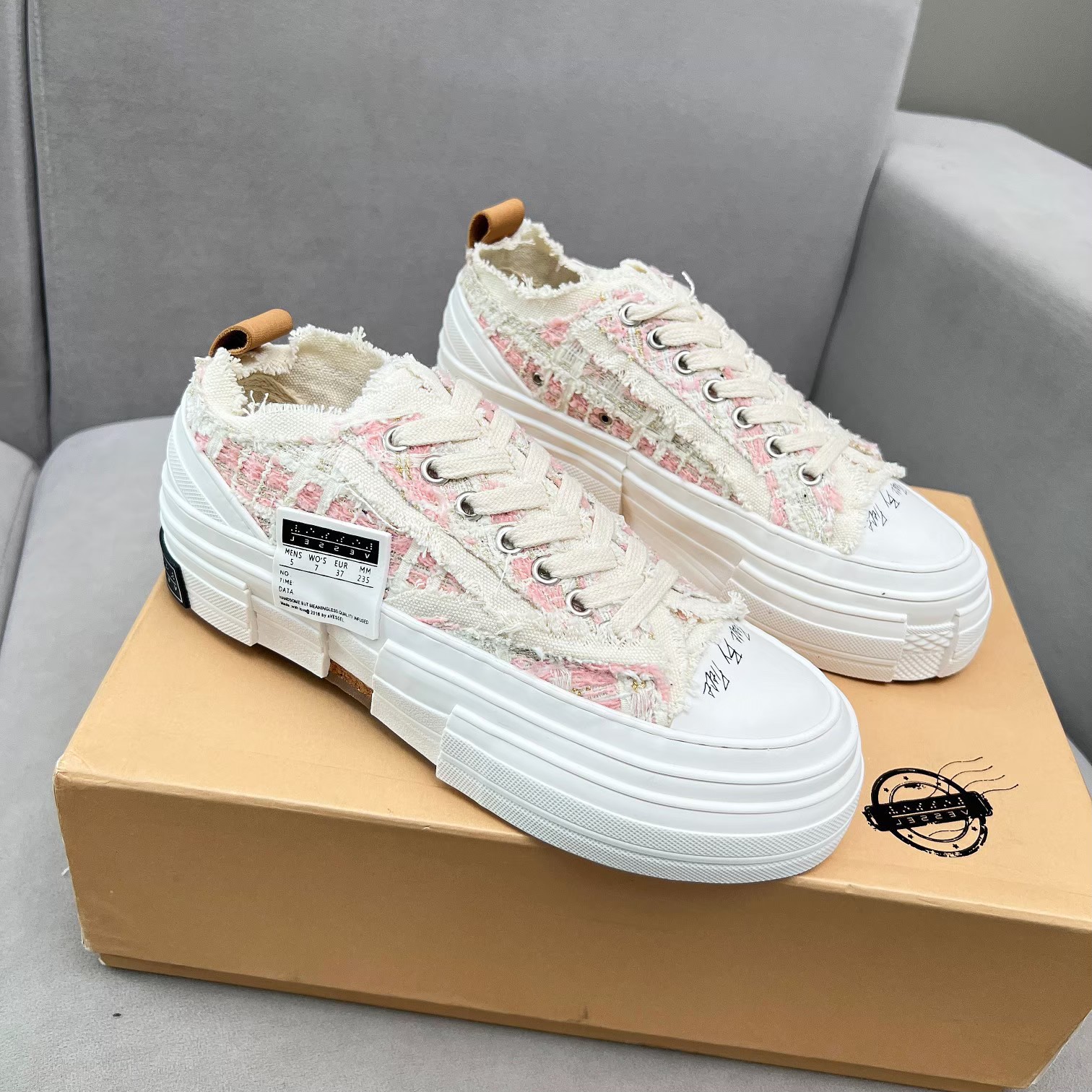 各品牌款式男女鞋