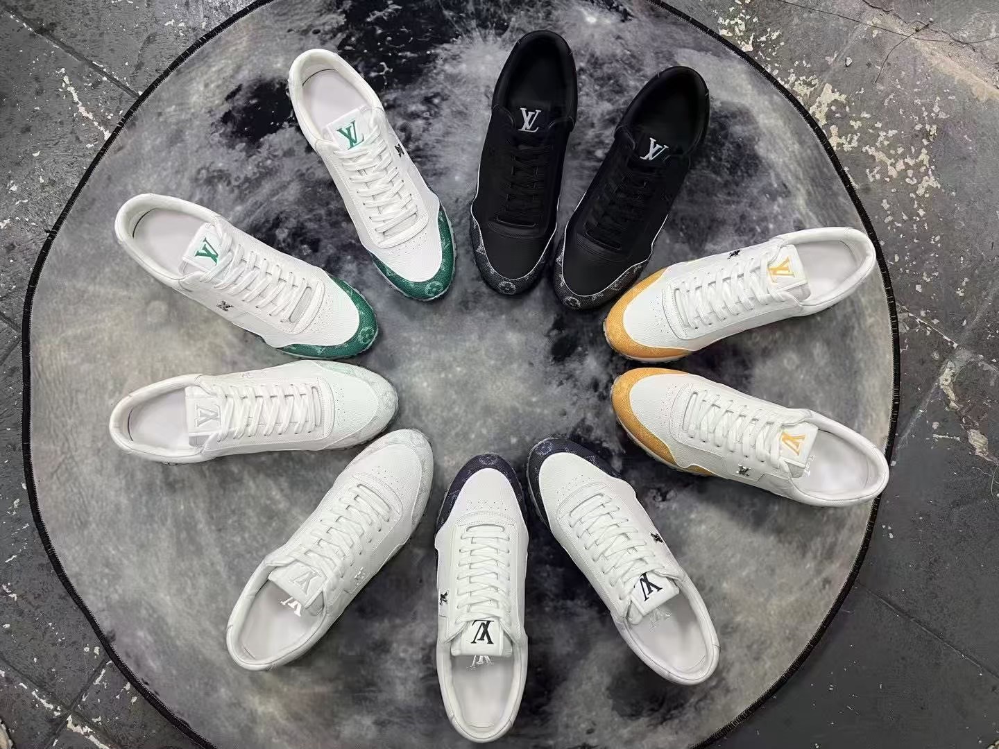 各品牌款式男女鞋