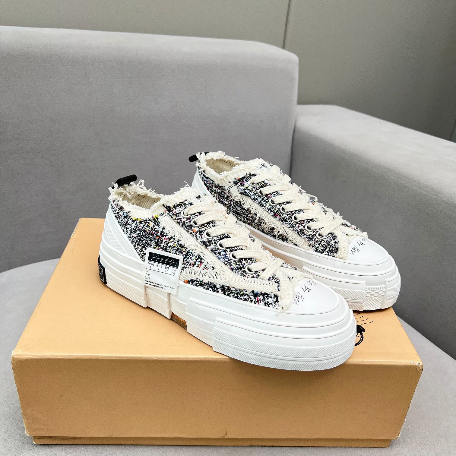 各品牌款式男女鞋