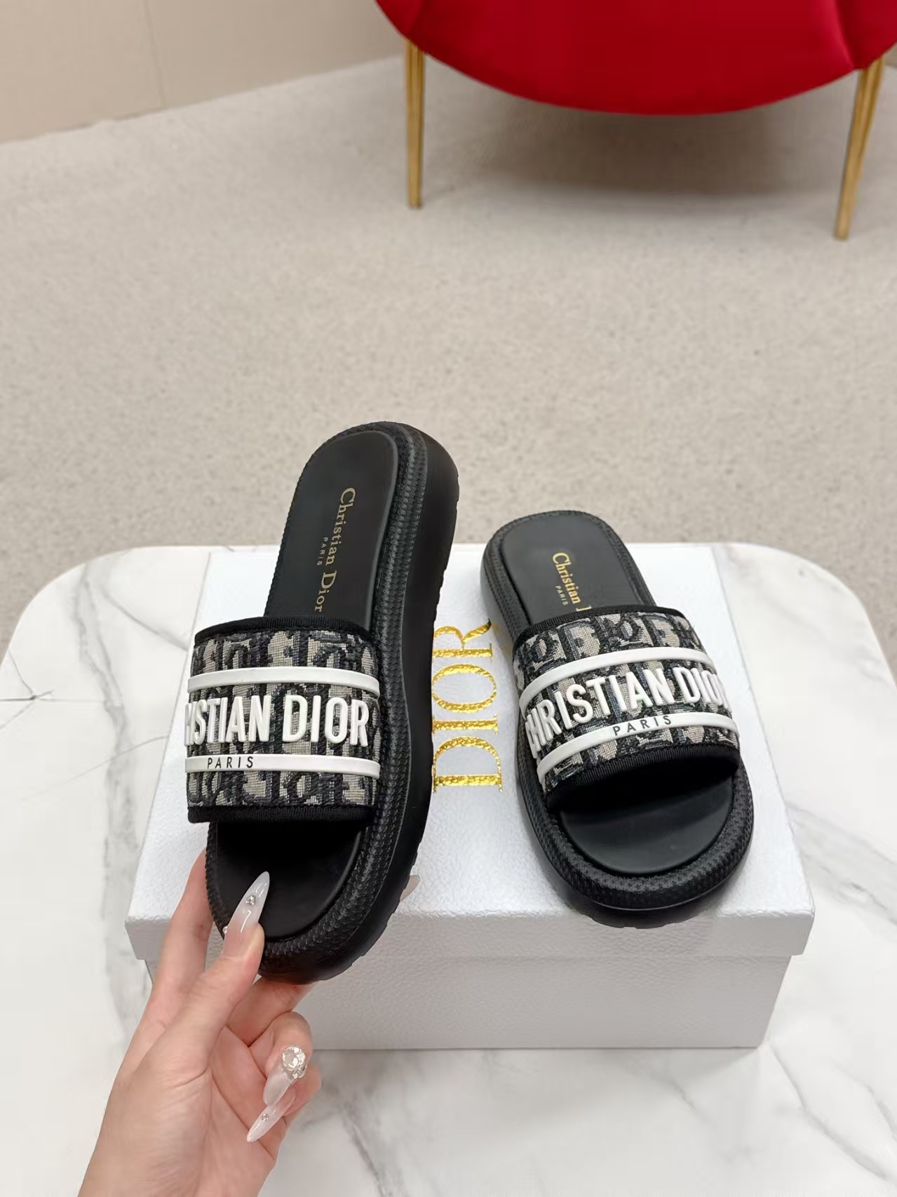 各品牌款式男女拖鞋