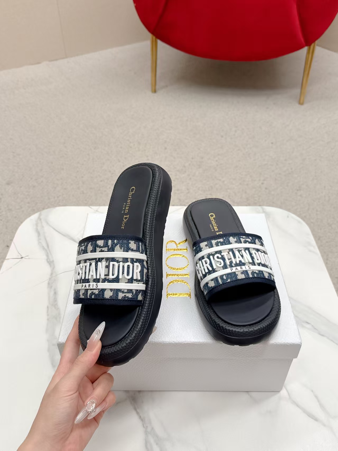 各品牌款式男女拖鞋