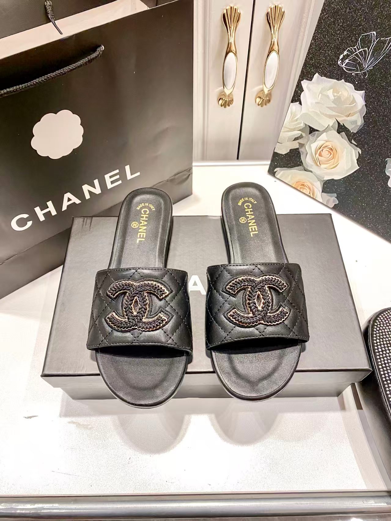 各品牌款式男女拖鞋