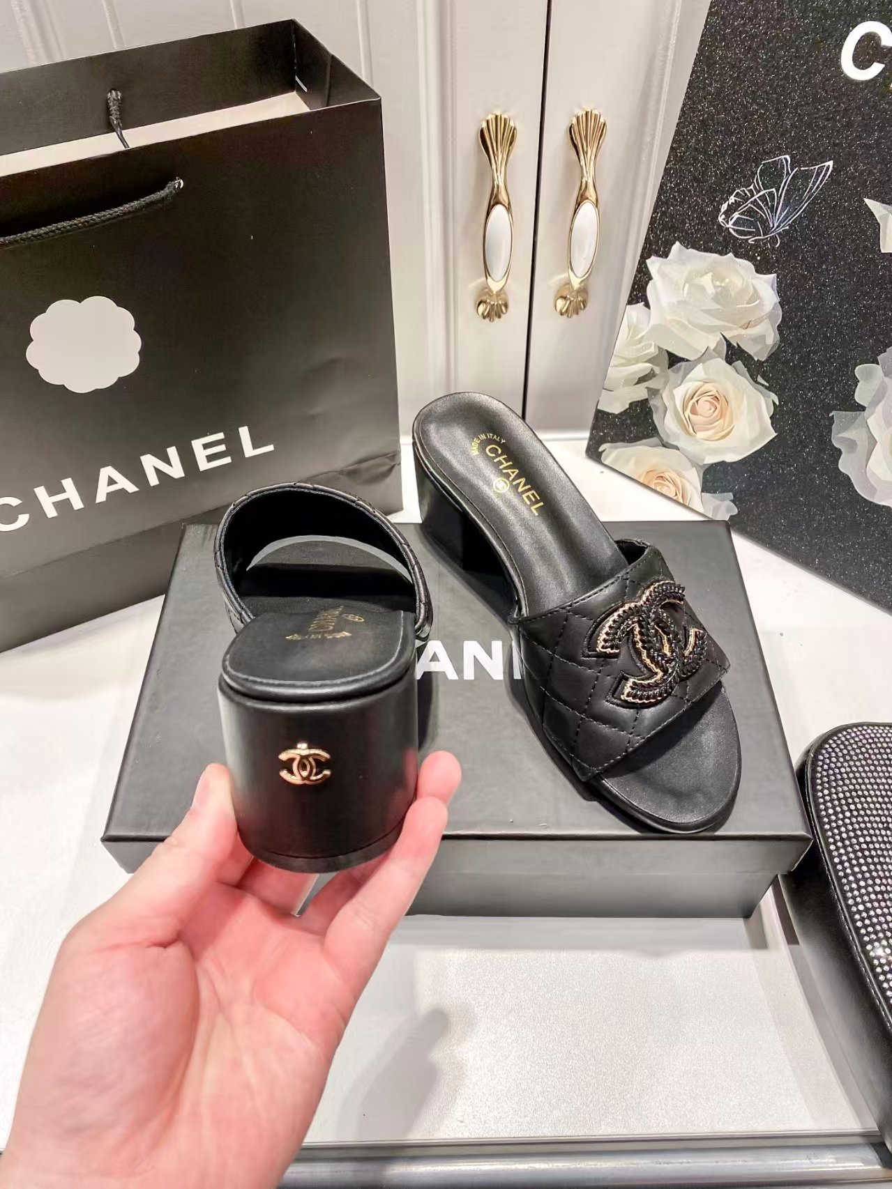 各品牌款式男女拖鞋