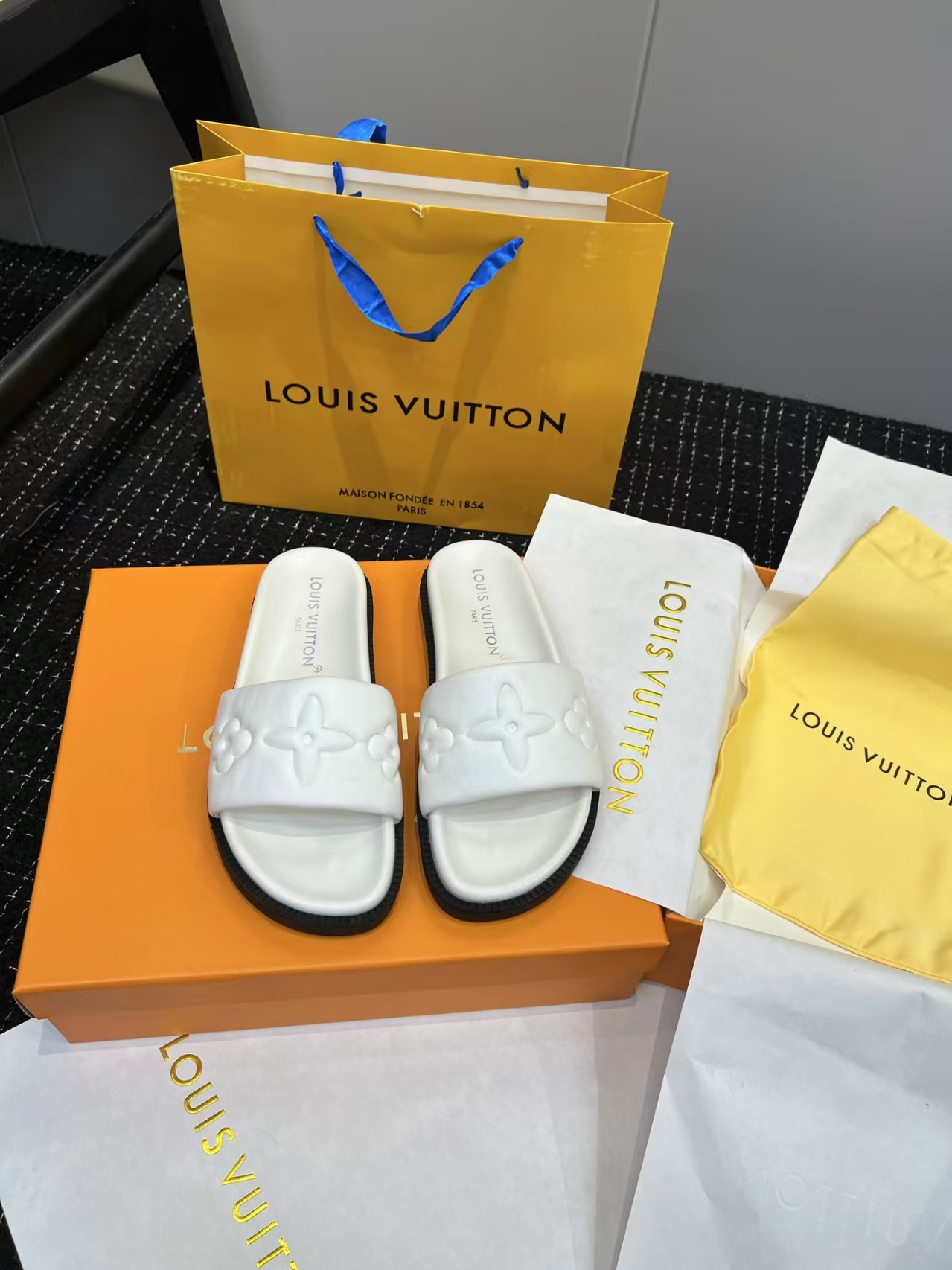 各品牌款式男女拖鞋