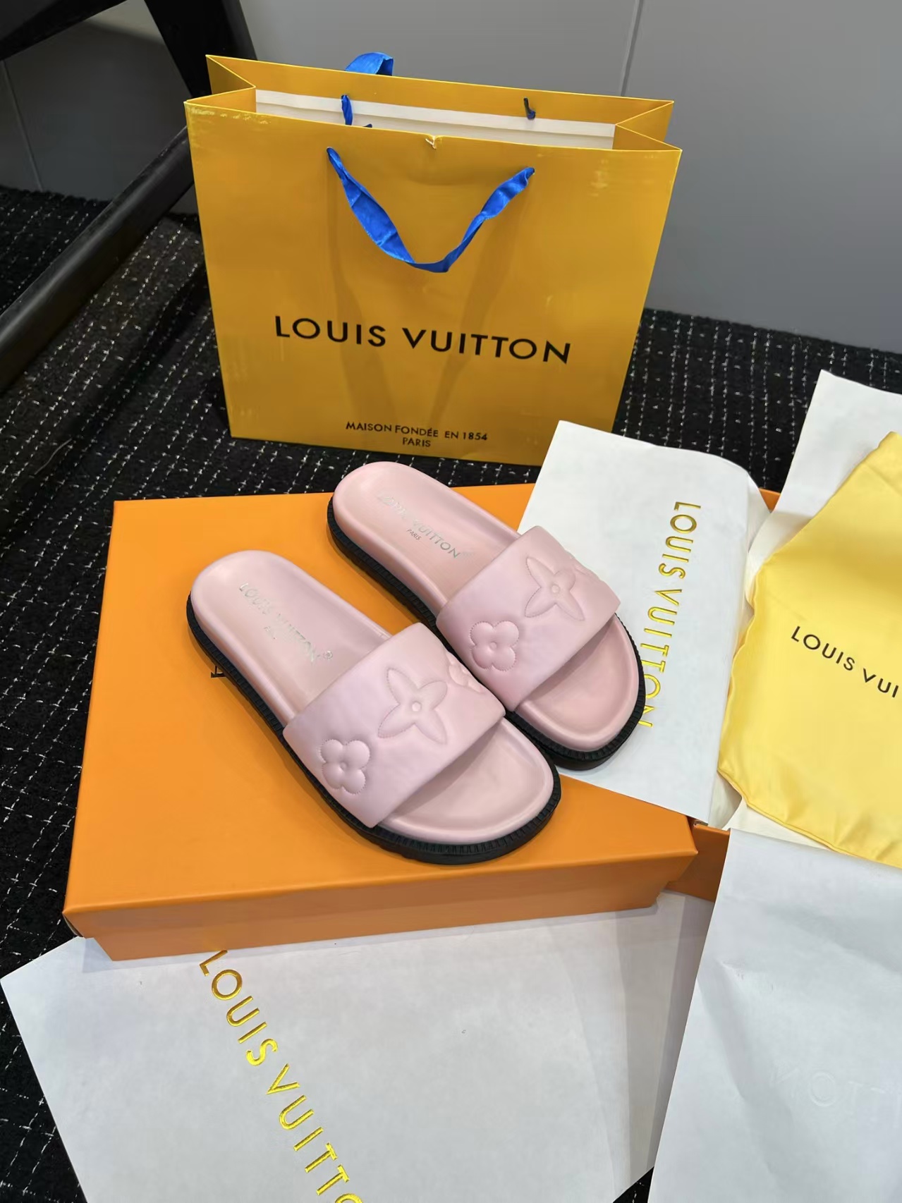 各品牌款式男女拖鞋