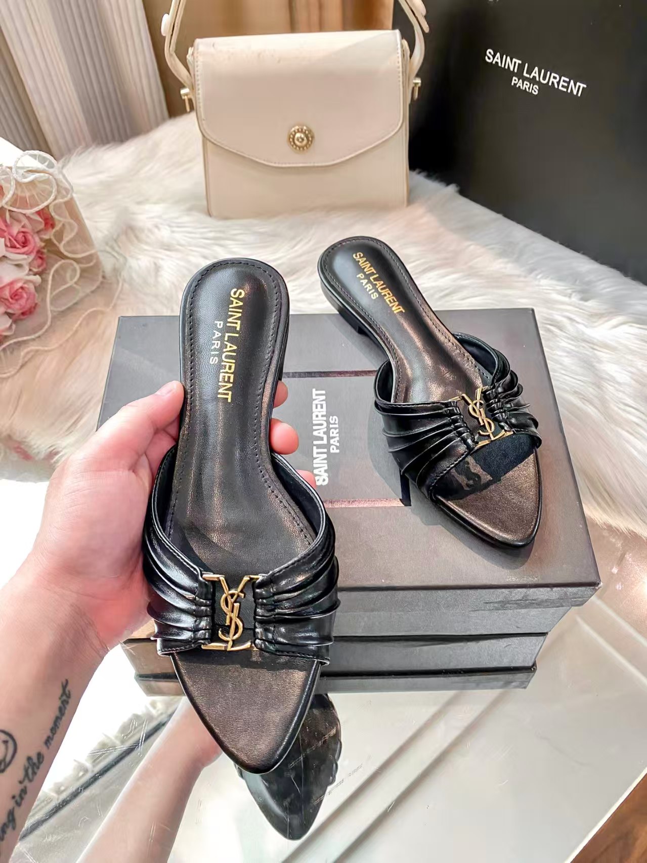 各品牌款式男女拖鞋