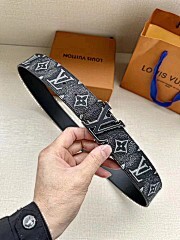 各品牌款式男女皮帶