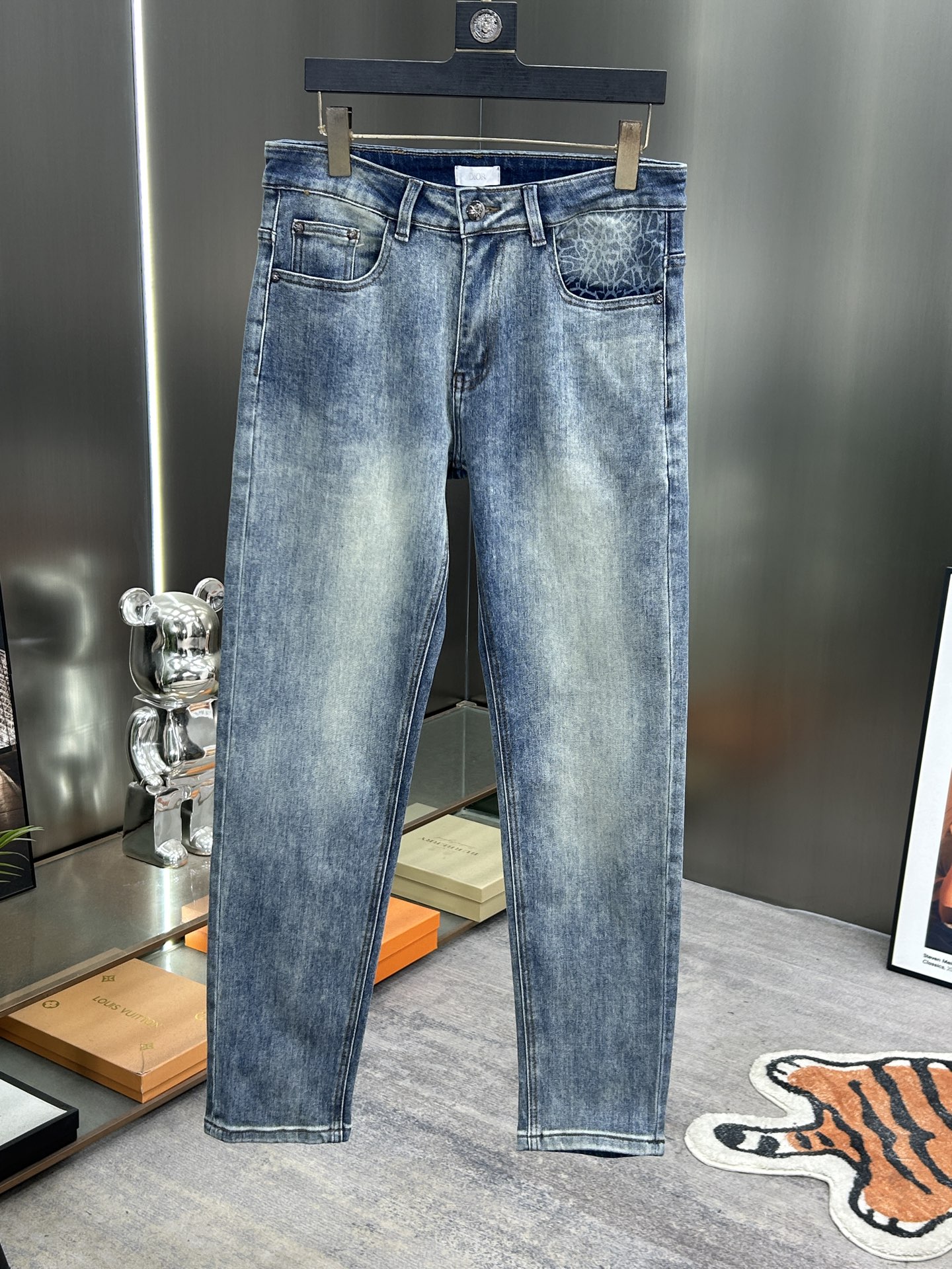 各品牌款式(男女)牛仔褲三共