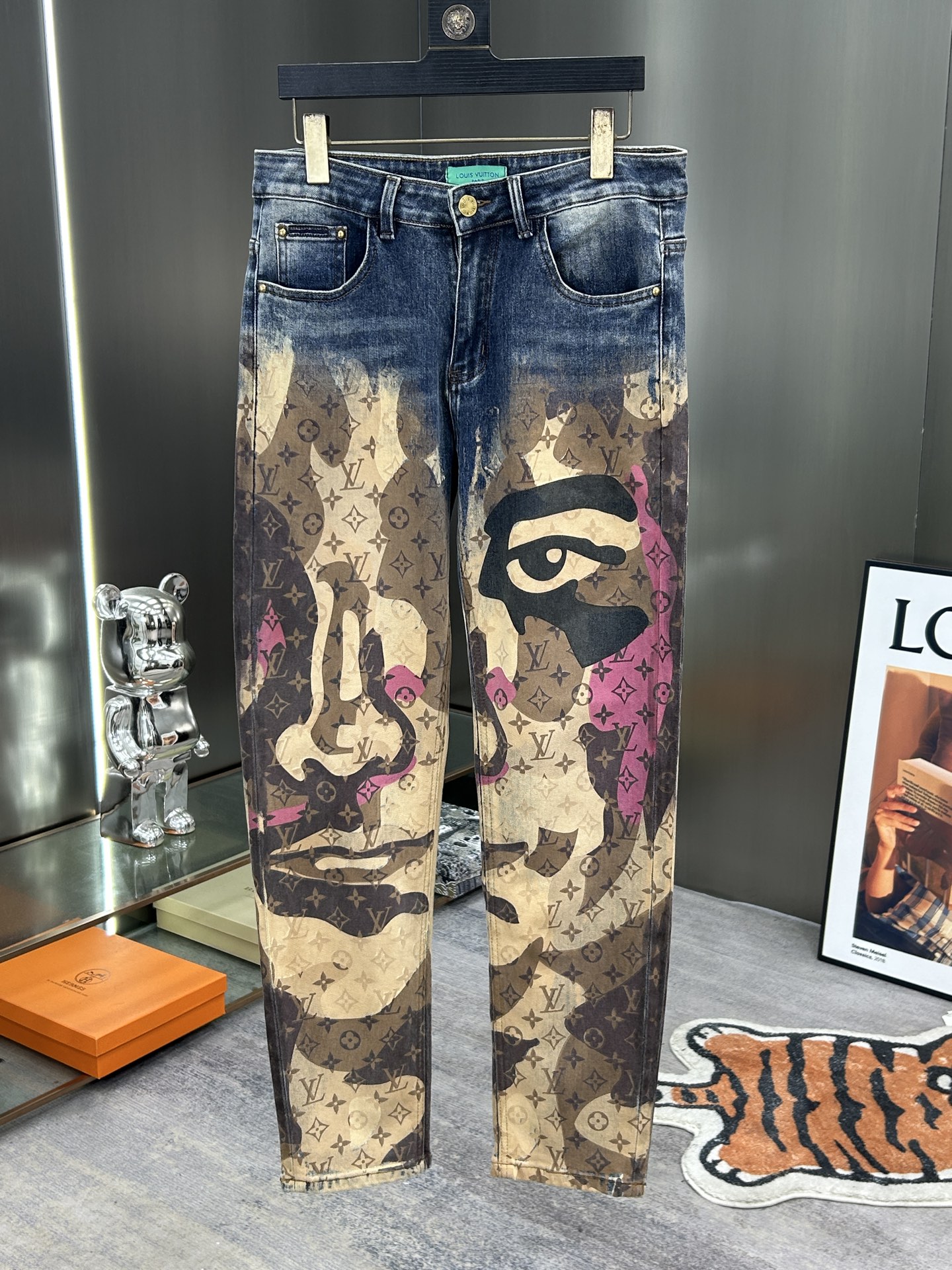 各品牌款式(男女)牛仔褲三共