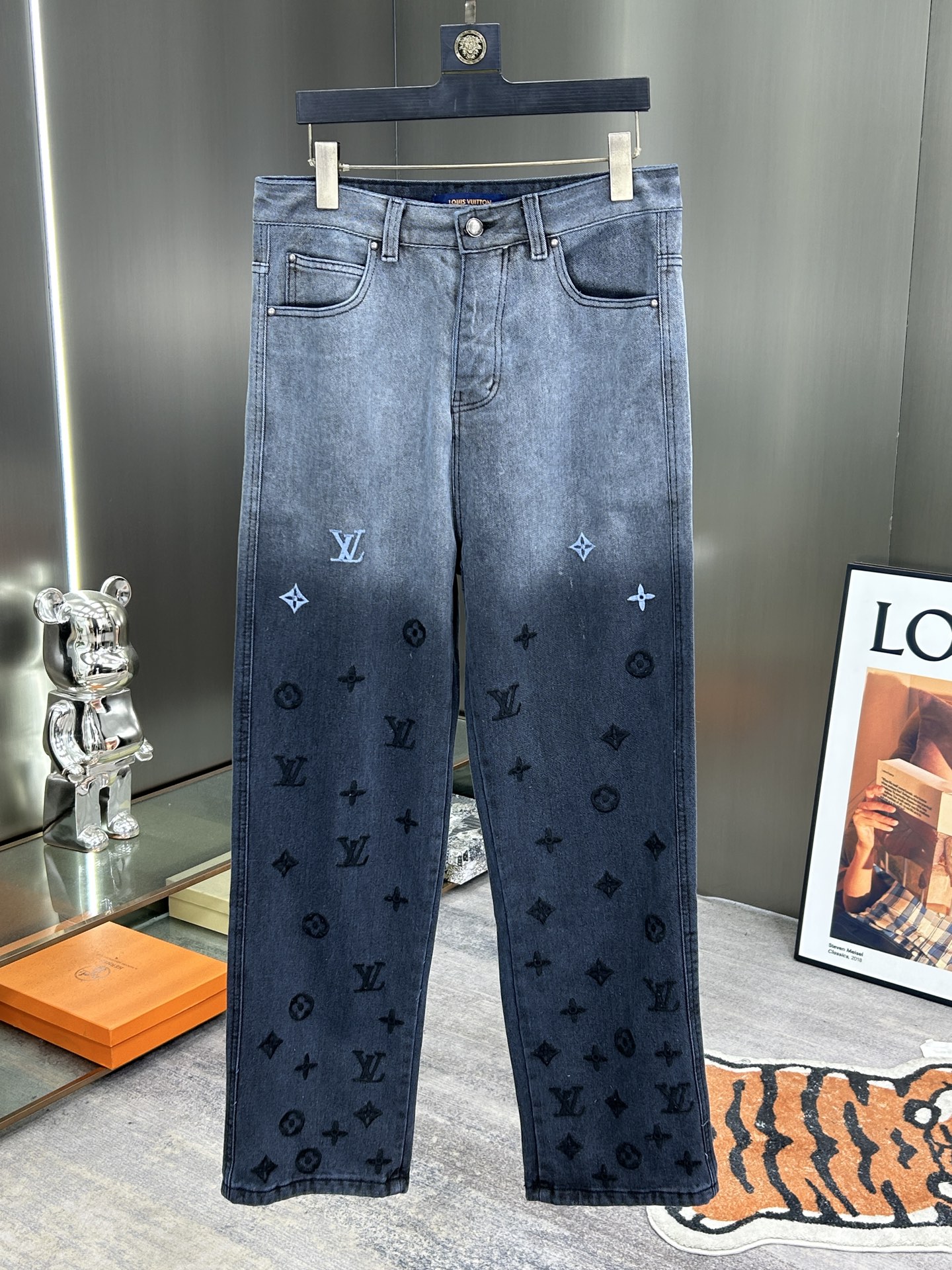 各品牌款式(男女)牛仔褲三共