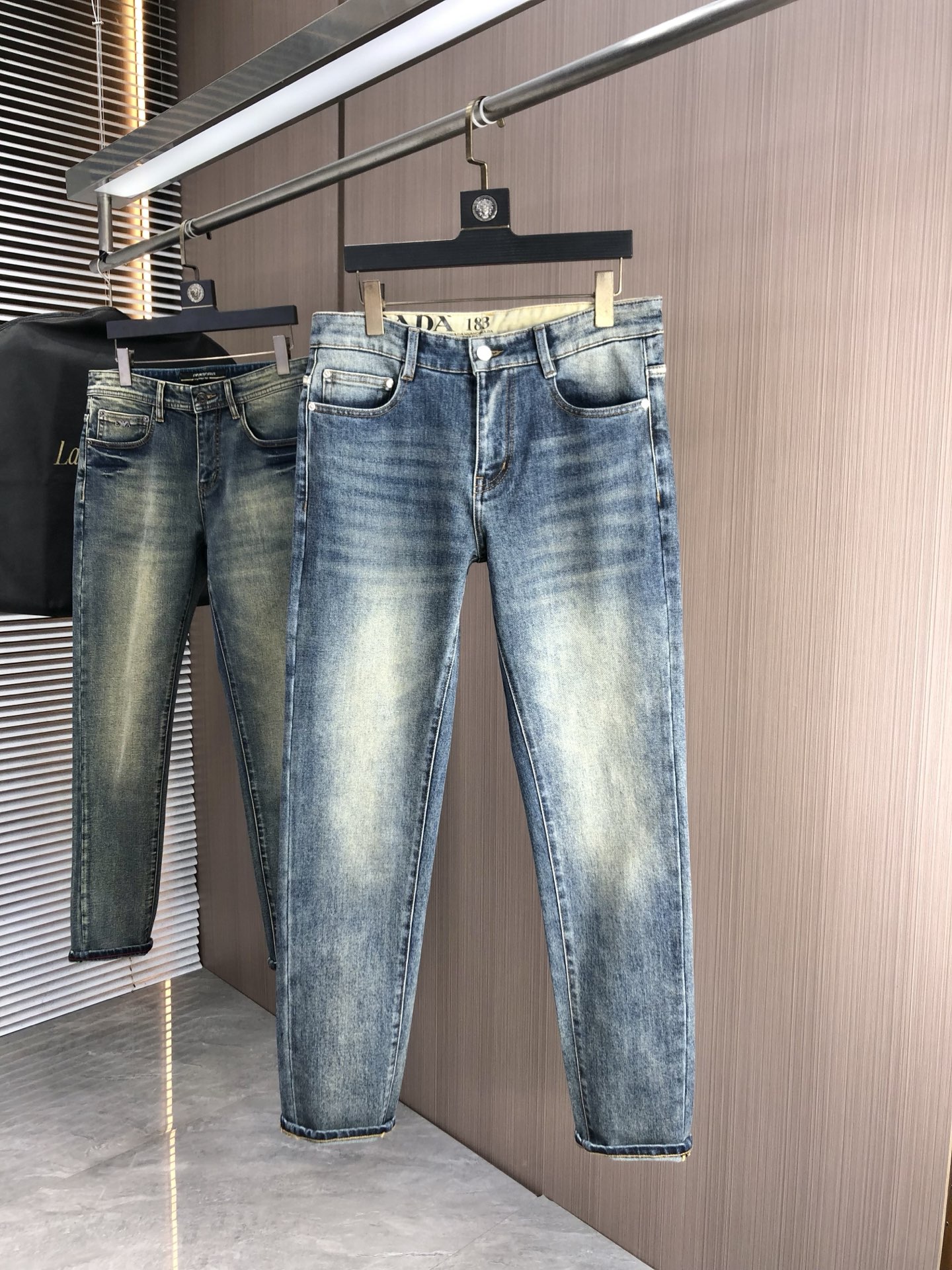 各品牌款式(男女)牛仔褲三共