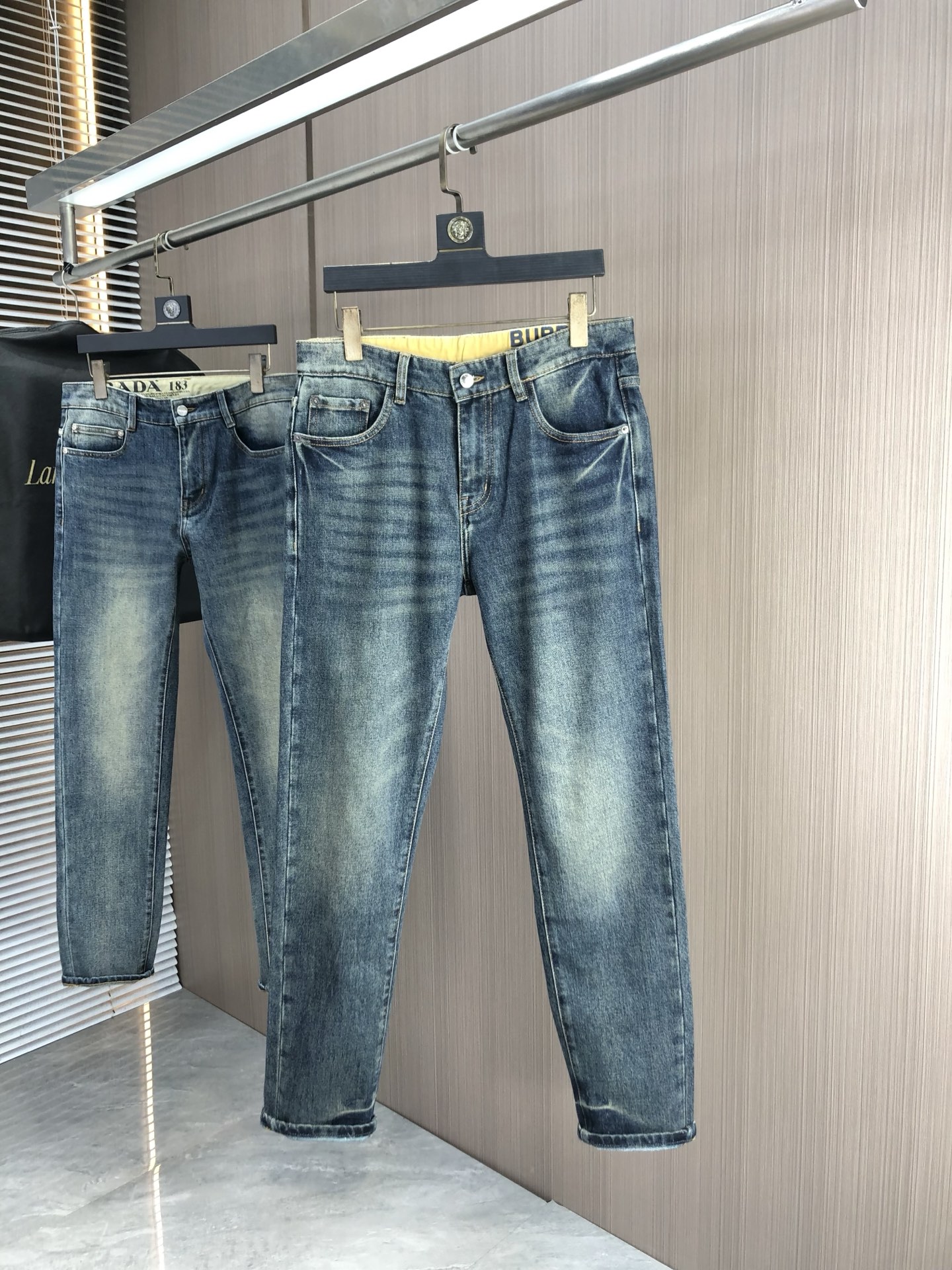 各品牌款式(男女)牛仔褲三共