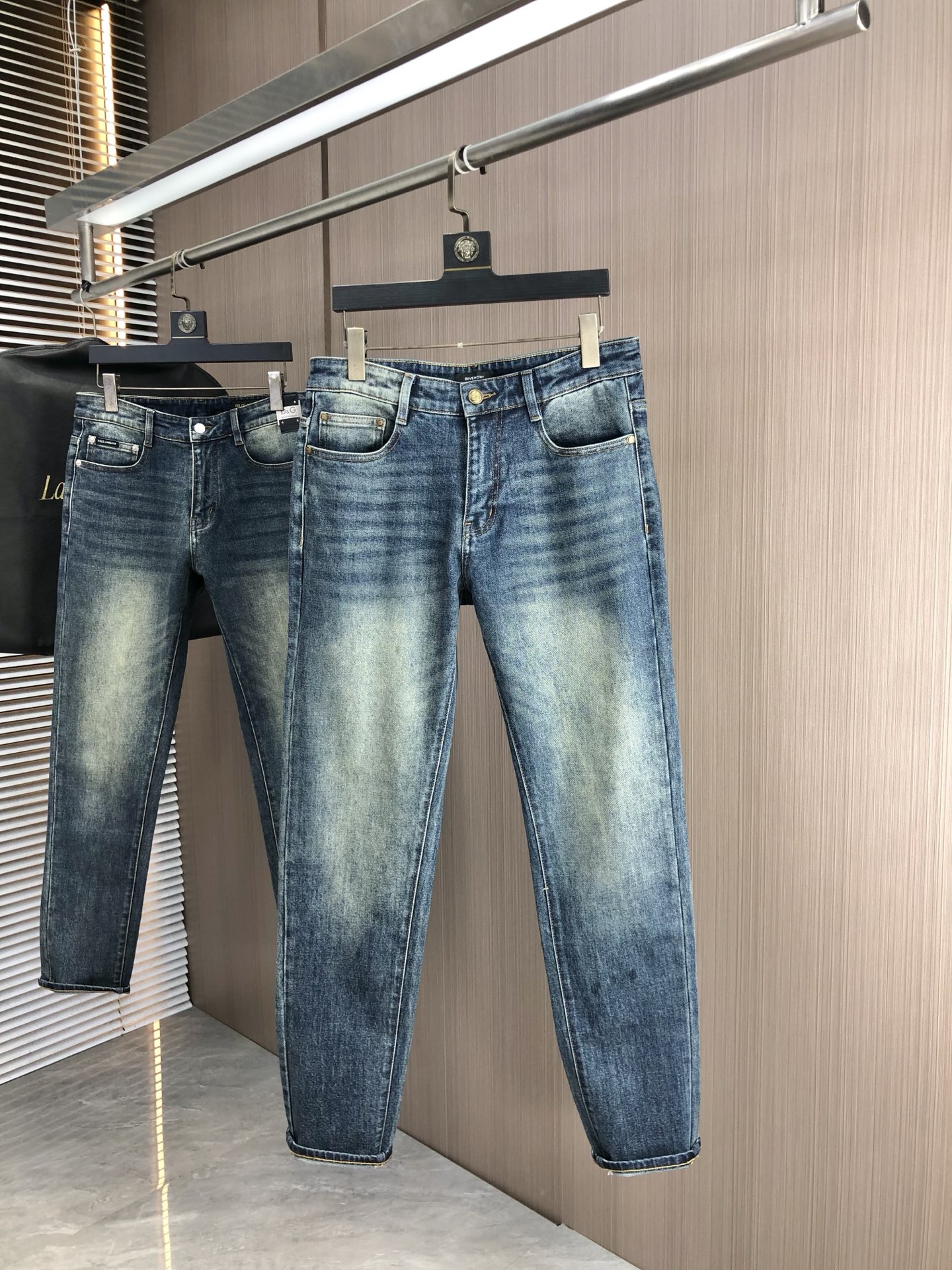 各品牌款式(男女)牛仔褲三共