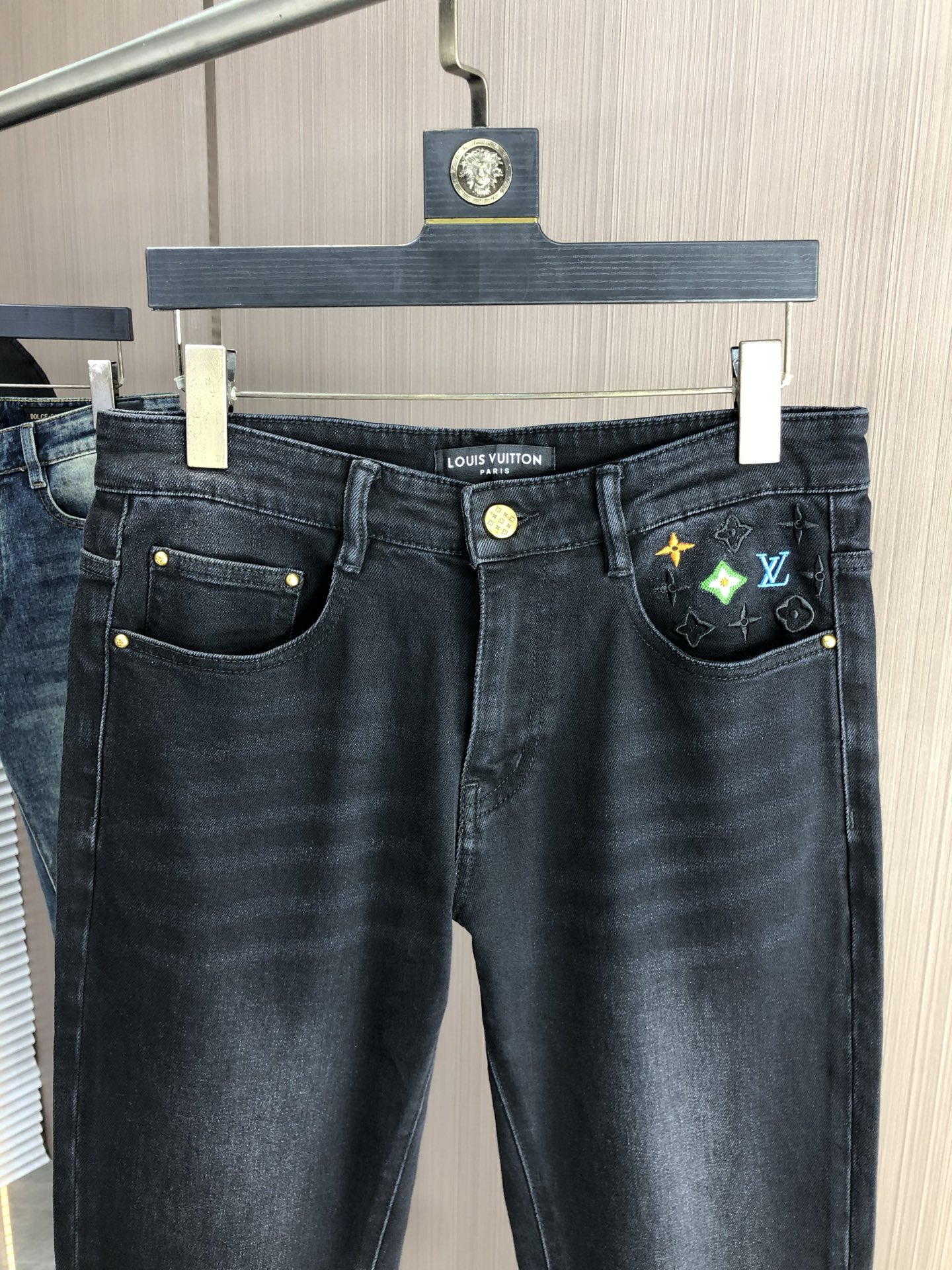 各品牌款式(男女)牛仔褲三共