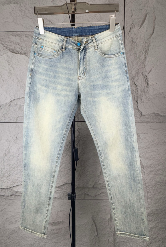 各品牌款式牛仔褲