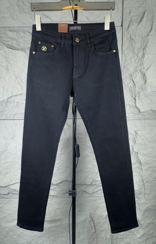 各品牌款式牛仔褲