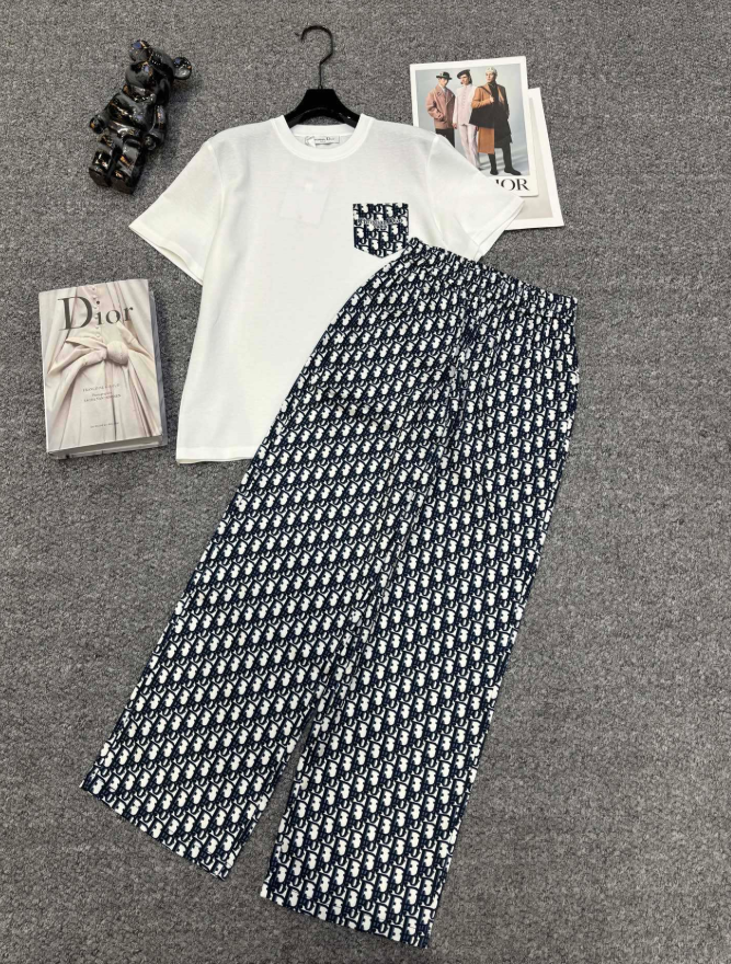 各品牌款式女裝