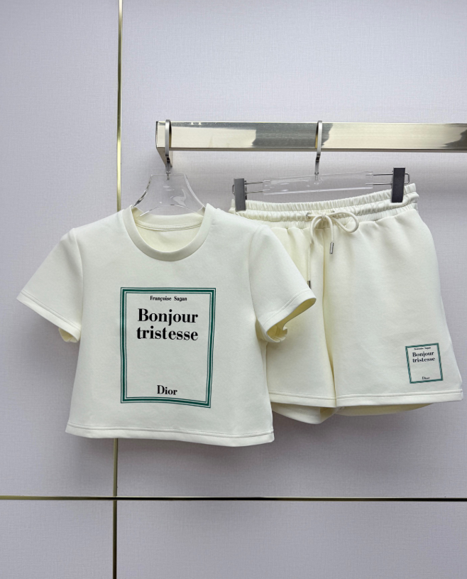 各品牌款式女裝