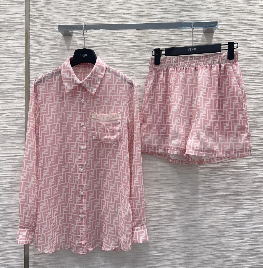 各品牌款式女裝